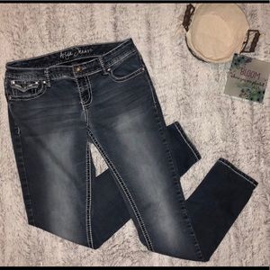 ‼️SALE‼️ Ariya Jeans Size 7/8 🌸